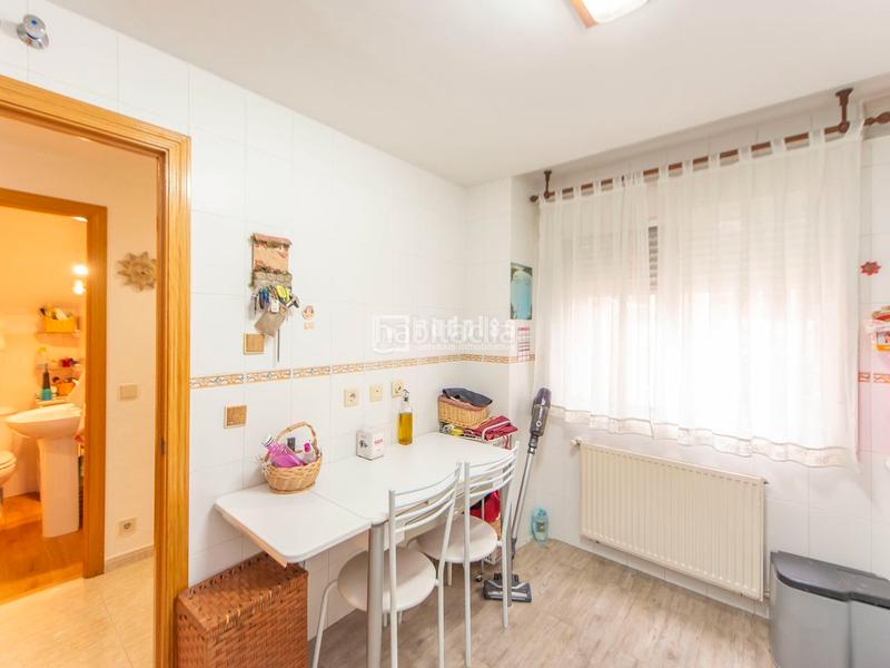 Foto e54f0914-1a08-4e4a-a3f3-5eeaac38d96b. Xalet amb calefacció aparcament piscina a Restón I-Restón II Valdemoro