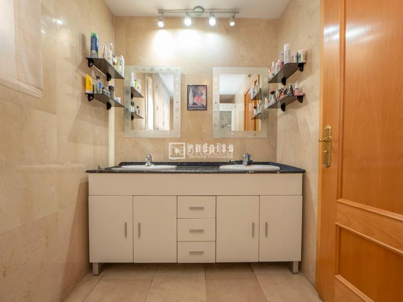 Foto 38aa7556-d6ab-4143-90c7-d263b5ffe833. Chalet avec chauffage parking dans Restón I-Restón II Valdemoro