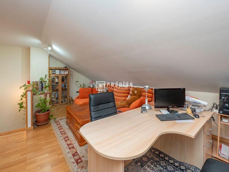 Foto 7414610e-53b5-4f0e-9dee-c3056b71ecbd. Chalet avec chauffage parking dans Restón I-Restón II Valdemoro