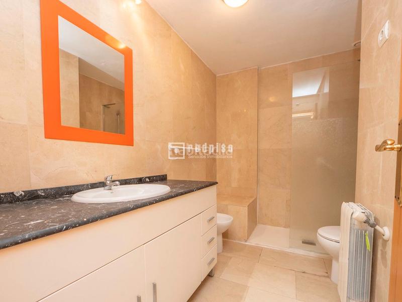 Foto 85c8f44d-e6bb-45a2-8492-e3b754986cb0. Chalet avec chauffage parking dans Restón I-Restón II Valdemoro