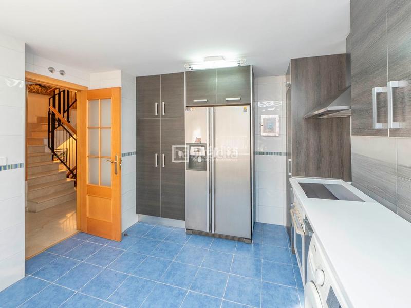 Foto b3941a6d-649f-48be-8058-1bddedb14316. Chalet avec chauffage parking dans Restón I-Restón II Valdemoro