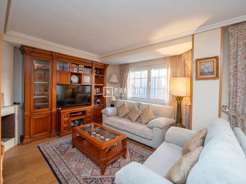 Foto b52e7121-4df5-47d7-908c-3f76cc9c6cce. Chalet avec chauffage parking dans Restón I-Restón II Valdemoro