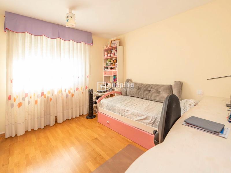 Foto ce2a6600-ea67-40e0-8004-8cc3a4a8032e. Chalet avec chauffage parking dans Restón I-Restón II Valdemoro