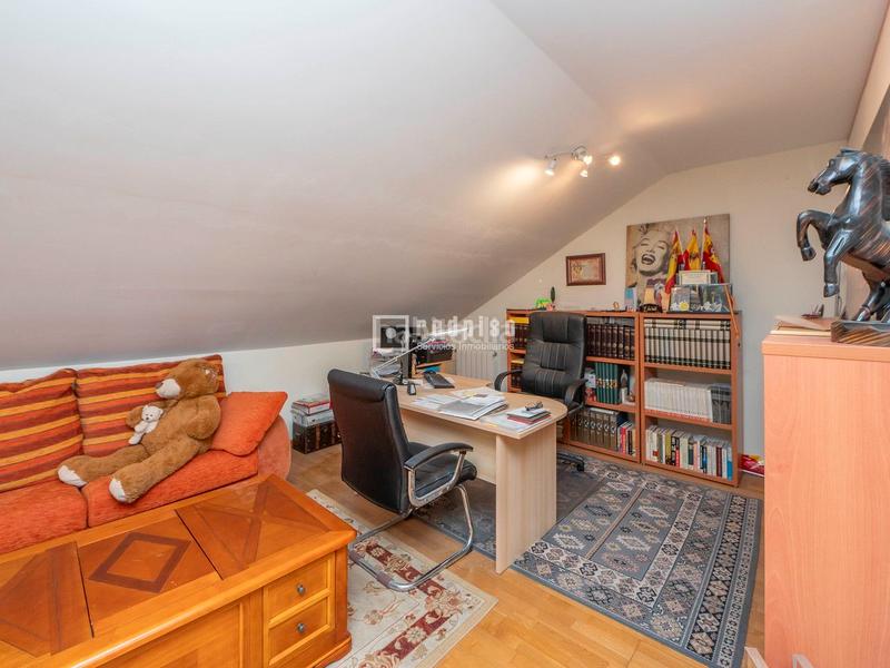 Foto f973f4f6-56b7-4899-be14-ed6f19872042. Chalet avec chauffage parking dans Restón I-Restón II Valdemoro