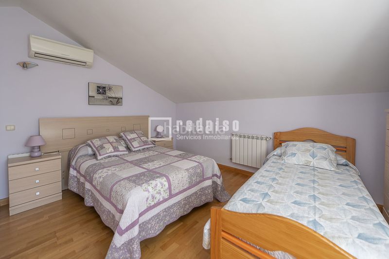 Foto 01067c46-51fb-46da-9d4c-fd3fe4150345. Chalet  con piscina zona caracol en Altos del Olivar-El Caracol Valdemoro