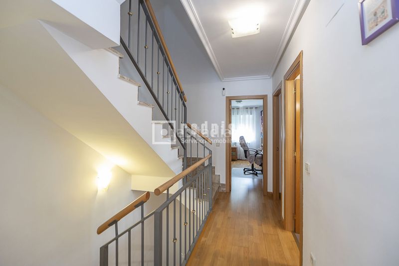 Foto a4def10f-3ce8-4113-babc-1a9b8b8a4971. Chalet  con piscina zona caracol en Altos del Olivar-El Caracol Valdemoro