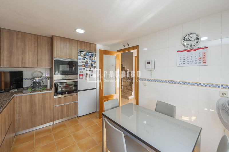 Foto af13f2c5-d53c-43ab-abd2-f6e9ad3148c3. Chalet  con piscina zona caracol en Altos del Olivar-El Caracol Valdemoro