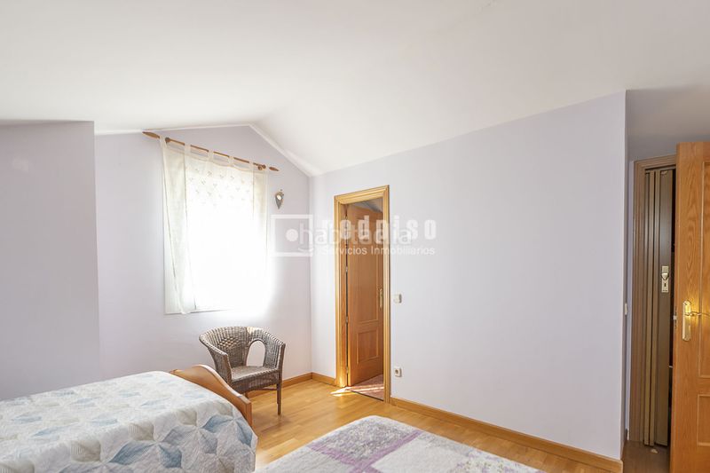 Foto b108ba0f-a32d-47b4-8863-a61b8ac1b9f7. Chalet  con piscina zona caracol en Altos del Olivar-El Caracol Valdemoro