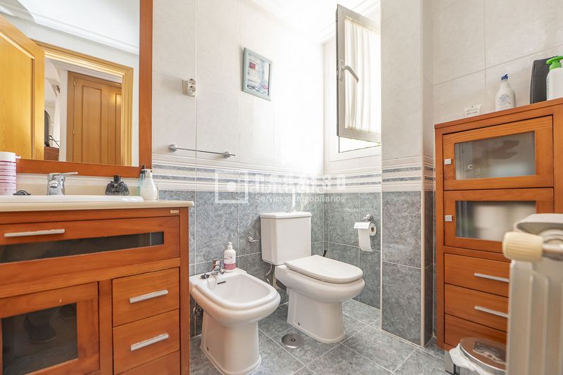 Foto d21dfe44-d9e5-41a6-a530-d51f8d7bfdff. Chalet  con piscina zona caracol en Altos del Olivar-El Caracol Valdemoro