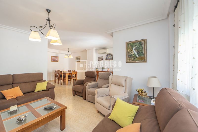 Foto f22cf6f3-ad06-475f-a513-06965c7c6571. Chalet  con piscina zona caracol en Altos del Olivar-El Caracol Valdemoro