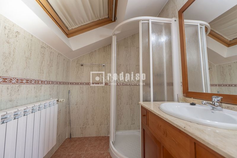 Foto fd0915bc-7dd7-4c76-a864-b4ef8b112fb0. Chalet  con piscina zona caracol en Altos del Olivar-El Caracol Valdemoro