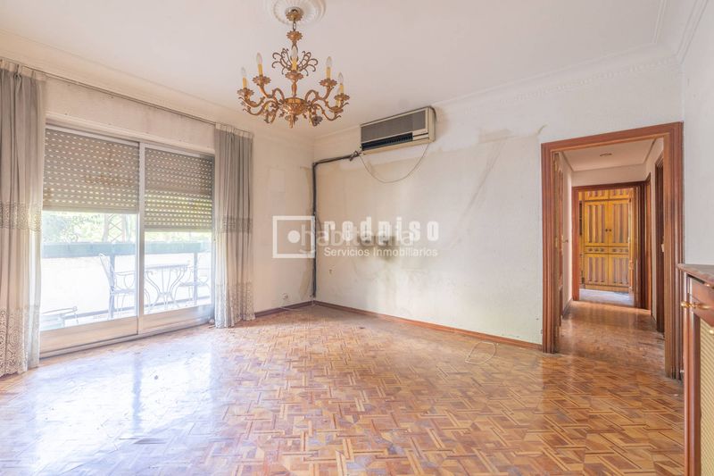 Foto 269ea6b7-f97f-4d8e-8ee0-8967f4e42361. Flat with heating in San Juan Bautista Madrid