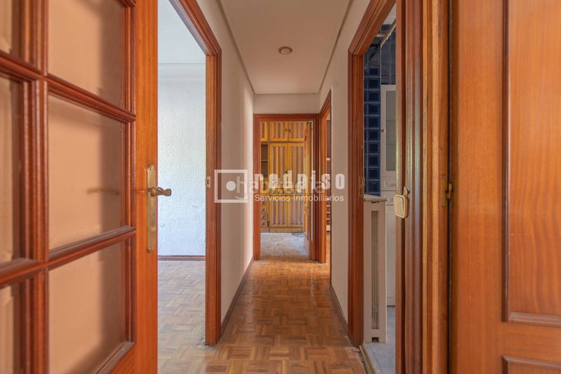Foto 0bde6c44-a2bb-40e8-945f-7586cfb939ef. Piso en San Juan Bautista Madrid