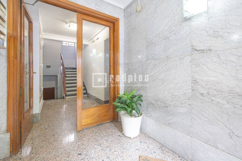 Foto de461d31-8776-4579-bedd-365d5afeff57. Pis amb calefacció aparcament a Colina Madrid