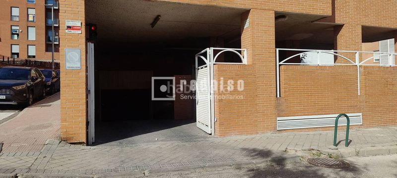 Foto 5574a212-624b-433a-9e1c-37c98ecf27ce. Aparcament cotxe a Colina Madrid