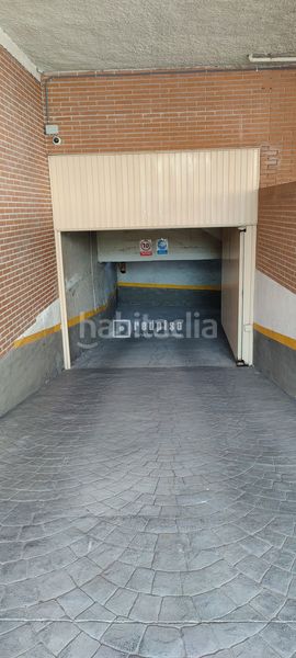 Foto 158ec02c-e96f-4e1b-abc4-a0872a9707e1. Affitto posto auto in Colina Madrid