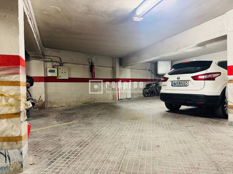 Foto 0a8448f9-b44f-46d9-a57e-8cf396abb8c2. Aparcament cotxe a Colina Madrid