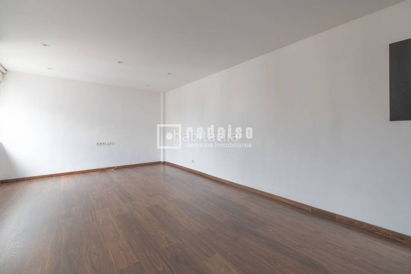 Foto 023d6a99-6453-40c4-a97e-929d07a5c55d. Pis amb calefacció aparcament a Colina Madrid