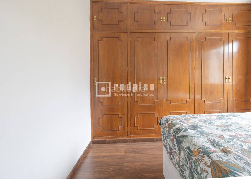 Foto 5037ee2a-f446-43d1-b3a6-021b8808f752. Piso en Colina Madrid