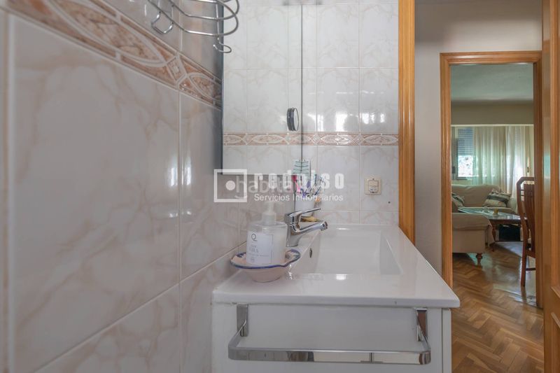 Foto 2b29fbb8-c816-4566-8151-794cfc2444dc. Piso en San Juan Bautista Madrid