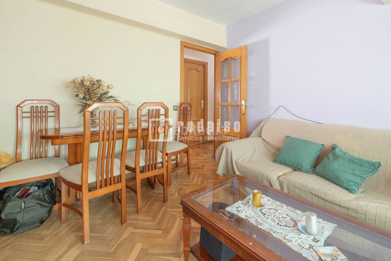 Foto 70d61682-c6ed-47c9-a814-abbdabfb0206. Piso en San Juan Bautista Madrid