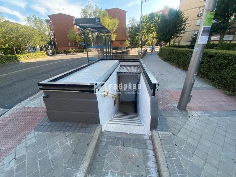 Foto 45a3a937-a80c-4af8-a039-460ee4698faf. Parking voiture dans Estrella Madrid