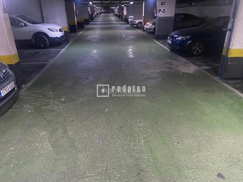 Foto 6dc4825f-41f9-491c-8196-8e63d15f2b74. Parking voiture dans Estrella Madrid