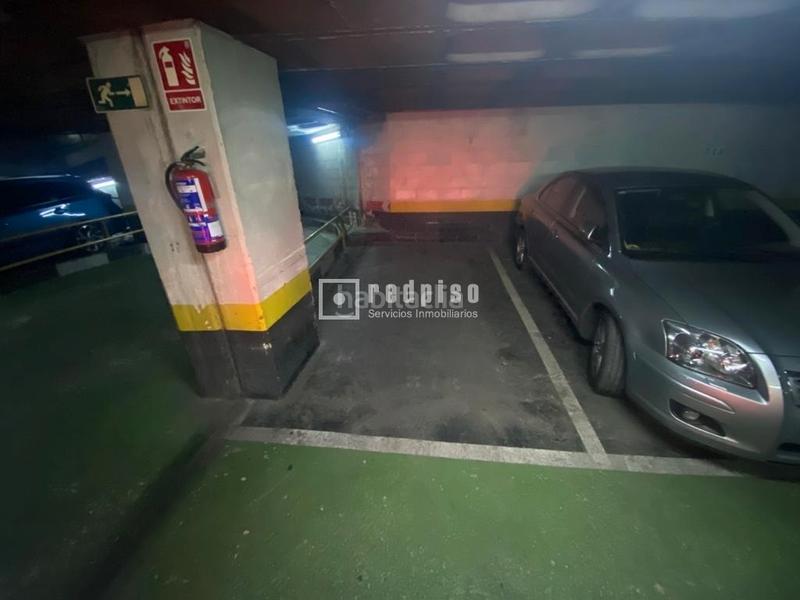 Foto da6971e8-7a49-4315-9eb9-84c6244edf20. Parking voiture dans Estrella Madrid