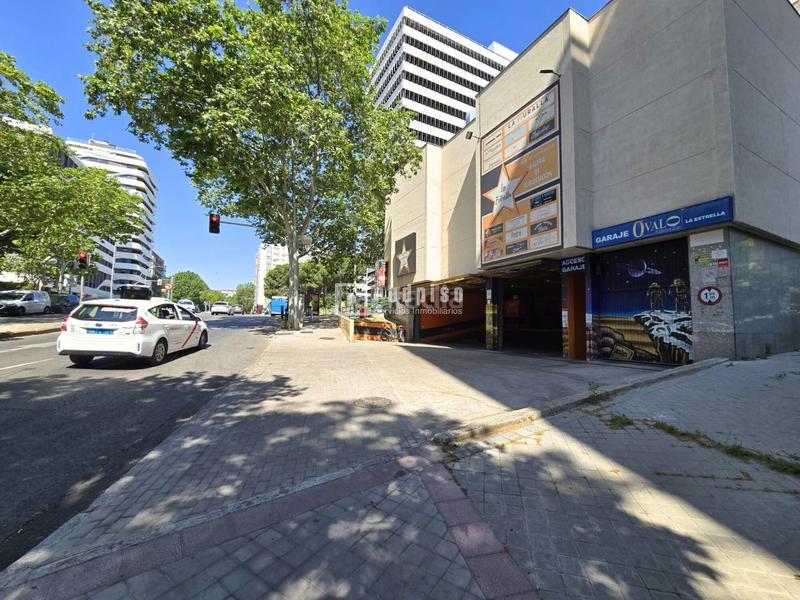 Foto a1e223db-b91e-4c4d-b71a-84efdb0d01e6. Parking coche amplia plaza de garaje en calle astros para coche y moto! en Madrid