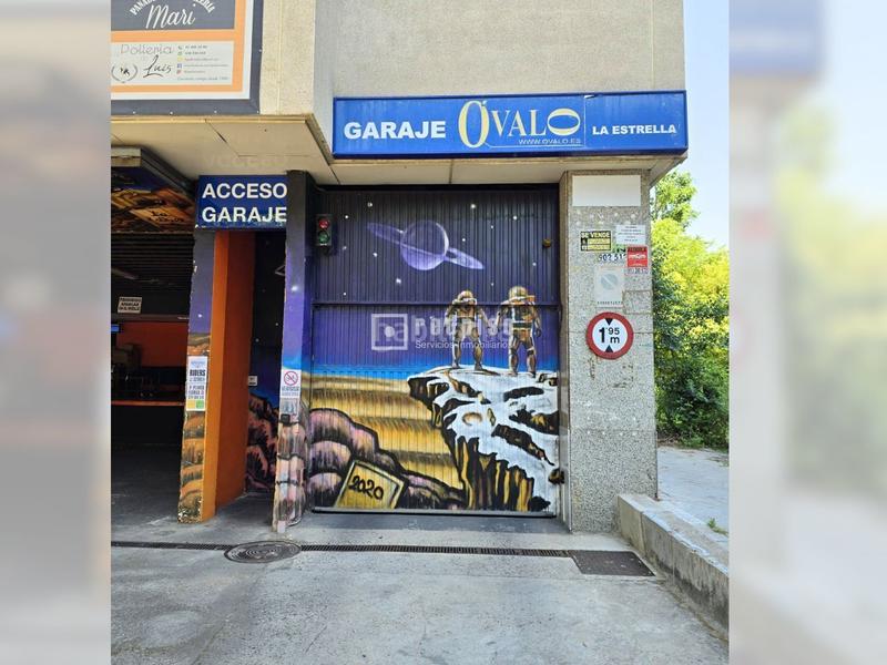Foto cf9acb8d-69f6-4cdf-9a48-537ff4b65c9f. Parking coche amplia plaza de garaje en calle astros para coche y moto! en Madrid