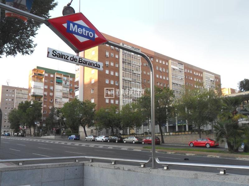 Foto d035be03-7757-41ad-b05c-5d3b55b0b5eb. Piso funcional, bien ubicado y con múltiples posibilidades en sainz de baranda retiro en Madrid
