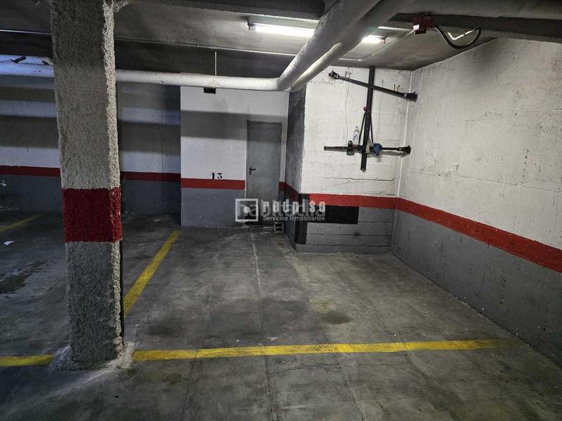 Foto f27069ac-3cf1-42f6-8429-d4938a2eeef9. Location parking voiture dans Estrella Madrid