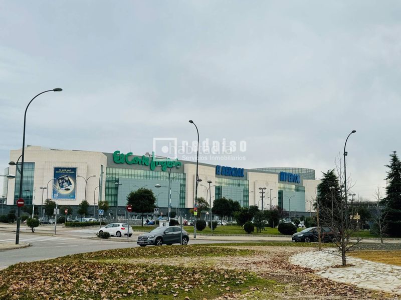 Foto b312dbb3-a707-4be2-b6d9-ba785e773736. Pis amb calefacció aparcament piscina a El Bercial Getafe