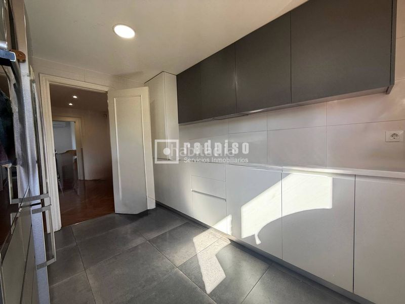 Foto 78b1e660-d309-48f0-b58e-88189fa5aa83. Flat in del risco de los claveles 5 in Aravaca Madrid