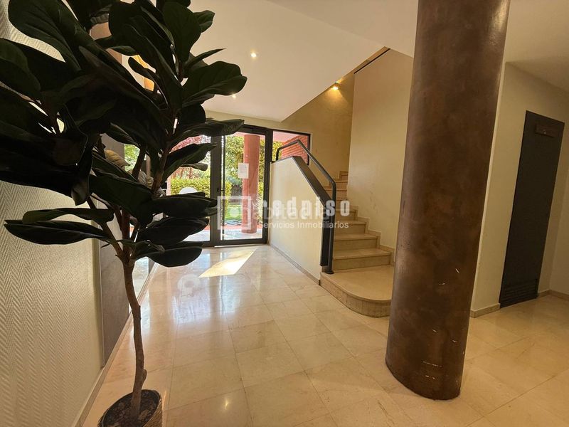 Foto d8a9c81b-c640-4be0-a0f5-24b91bc8cf70. Flat in del risco de los claveles 5 in Aravaca Madrid
