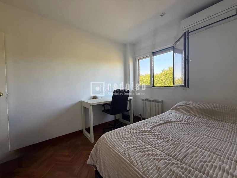 Foto fb7203c2-425d-4445-9799-dcdcb2887787. Flat in del risco de los claveles 5 in Aravaca Madrid