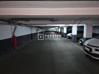 Aparcament cotxe a de las Rosas de Aravaca