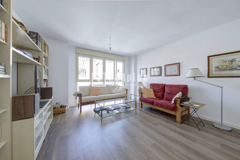 Foto 5e2be462-480c-47e0-b2ff-3fce9e30c533. Flat with heating parking pool in Aravaca Madrid