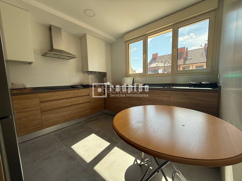 Foto 6d97c7a9-9a73-49e9-8271-c223f3a7c8f4. Flat with heating parking pool in Aravaca Madrid