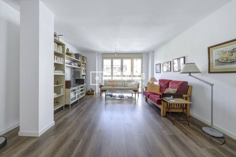 Foto a73f257e-a4e2-433b-bfbf-f7bdaaaf0e50. Flat with heating parking pool in Aravaca Madrid