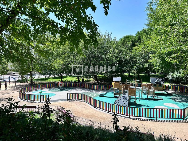 Foto dd2c3c33-3b77-475c-8e43-3a9dc0797543. Flat with heating parking pool in Aravaca Madrid