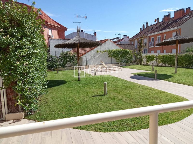 Foto f0144a36-9452-43b8-9539-72edff236c54. Flat with heating parking pool in Aravaca Madrid
