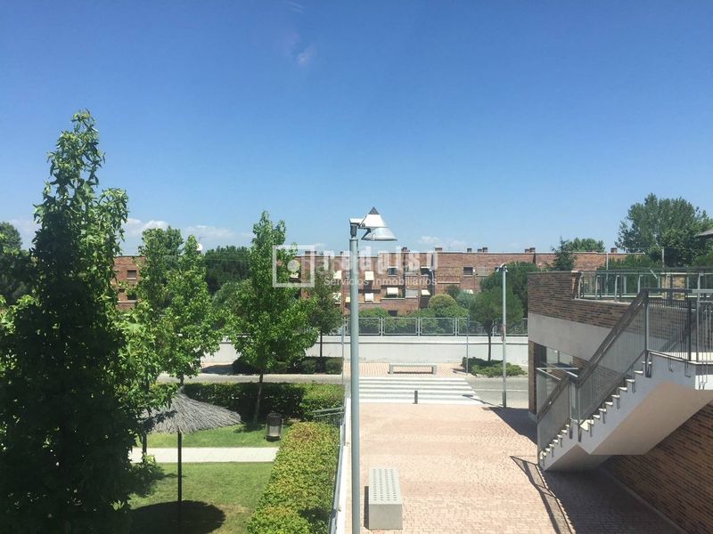 Foto 495d25a3-b18b-479b-bae8-8097cd17853d. Flat with heating parking pool in Aravaca Madrid