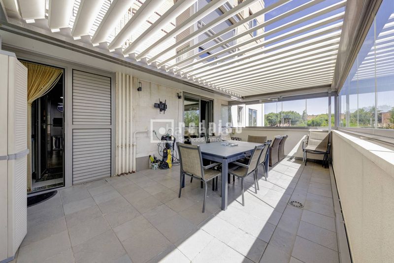 Foto 90f27c56-8a38-4cb5-b6dc-c8a2558dd20a. Flat with heating parking pool in Aravaca Madrid