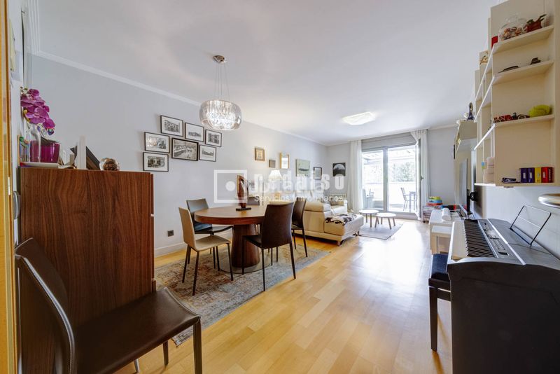 Foto a1c19f90-3934-416c-9ecd-f27a2e3229d5. Flat with heating parking pool in Aravaca Madrid