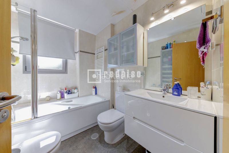 Foto af37ceb1-fd93-4561-b42c-daa77ad85cc6. Flat with heating parking pool in Aravaca Madrid