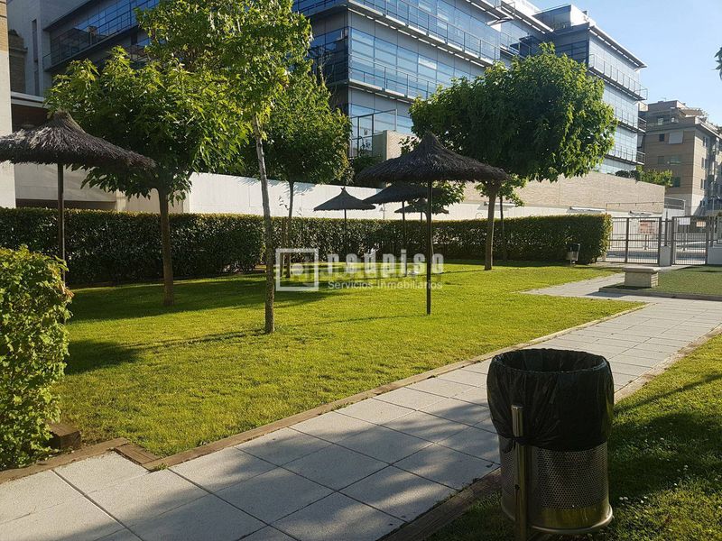 Foto c00f6652-6e44-4b23-8198-915da93dea0f. Flat with heating parking pool in Aravaca Madrid