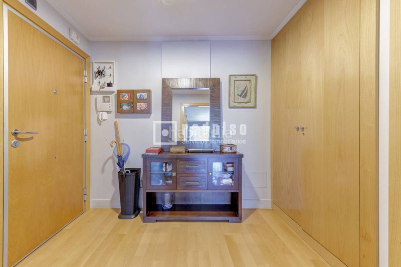 Foto ed4bf8f4-2dc6-4d49-9fba-ed26339191b9. Flat with heating parking pool in Aravaca Madrid