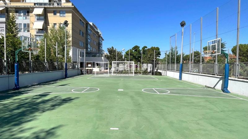 Foto 1417d953-8f90-41d0-a990-e89f5302fd6f. Miete etagenwohnung mit heizung parking pool in Aravaca Madrid