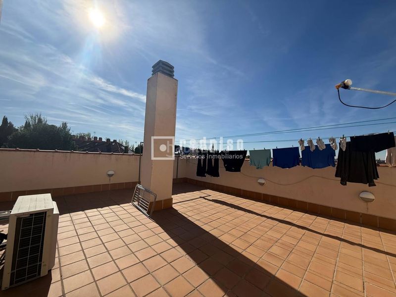 Foto 6b789bee-3de6-4a09-8715-09222fd80d6a. Apartment with heating parking in Aravaca Madrid